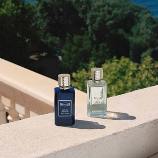 Ex Nihilo Lust in Paradise versione Extrait e Eau de Parfum su terrazza vista mare Riviera