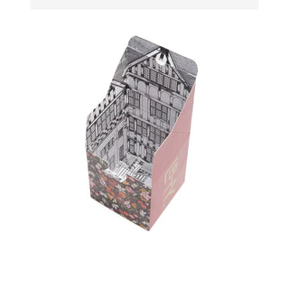 Stately Bouquet Scented Candle - Liberty